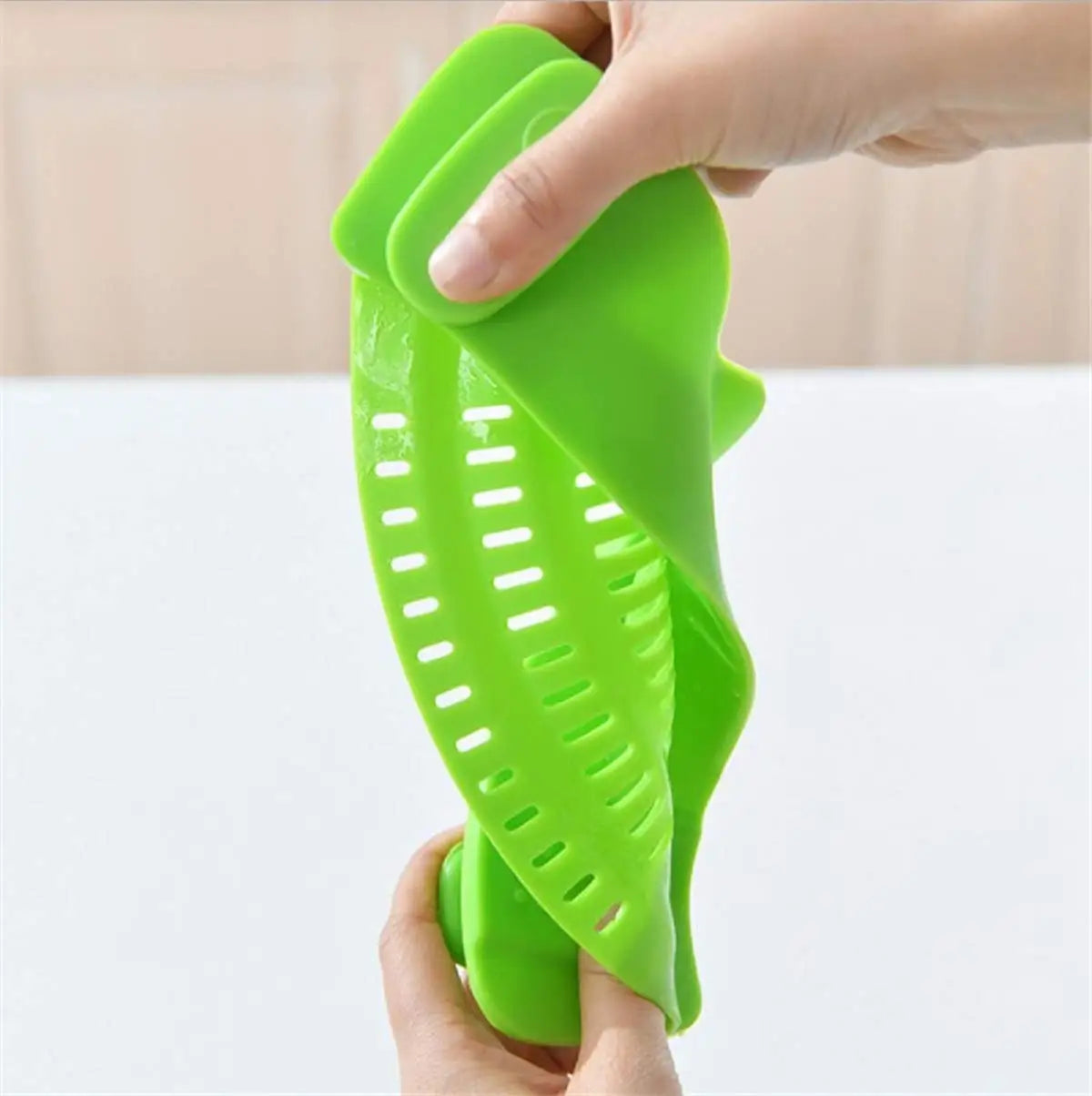 Adjustable Silicone Clip-On Pot Strainer